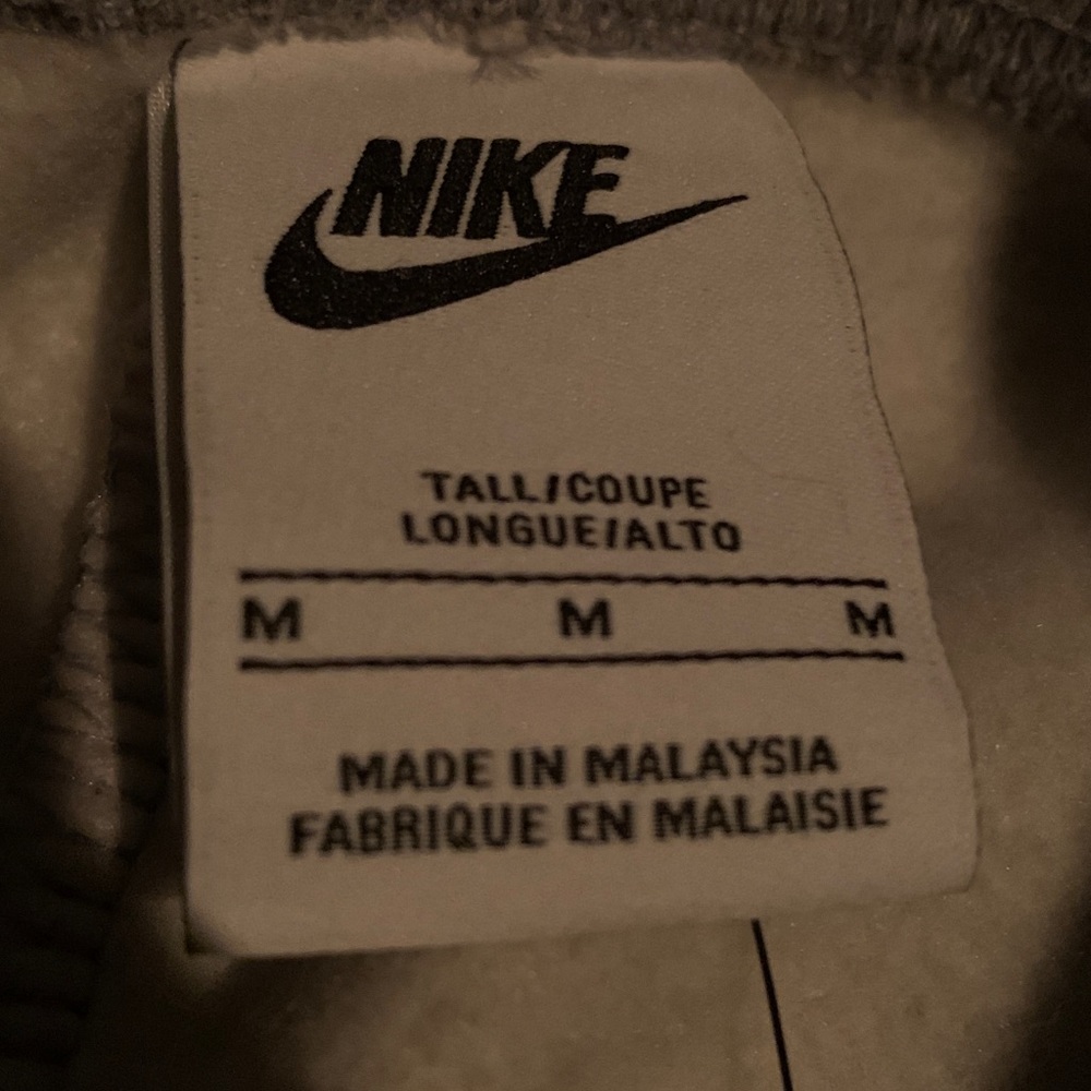 Nike Sportswear Phoenix
Fleece High-Waisted
Wide-Leg Sweatpants - Picture 12 of 14
